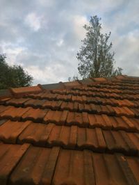 repair and cleaning of the roof after heavy rains